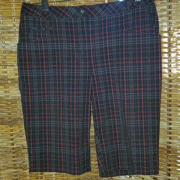 Annika Cutter & Buck Golf Shorts 6 - Picture 1 of 8